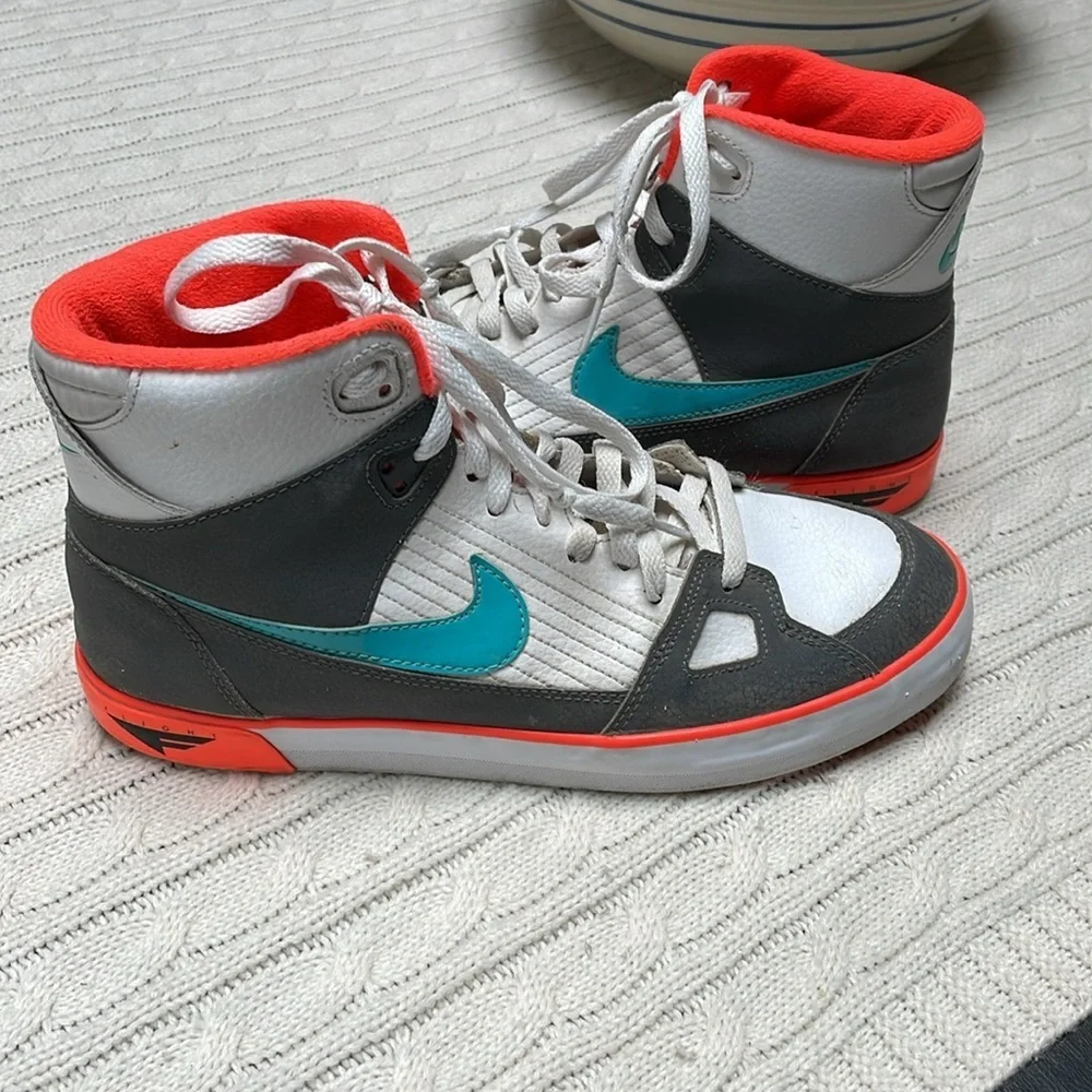 Men’s Nike Air flight AC Sz 10 white base w/ orange turquoise gray high tops